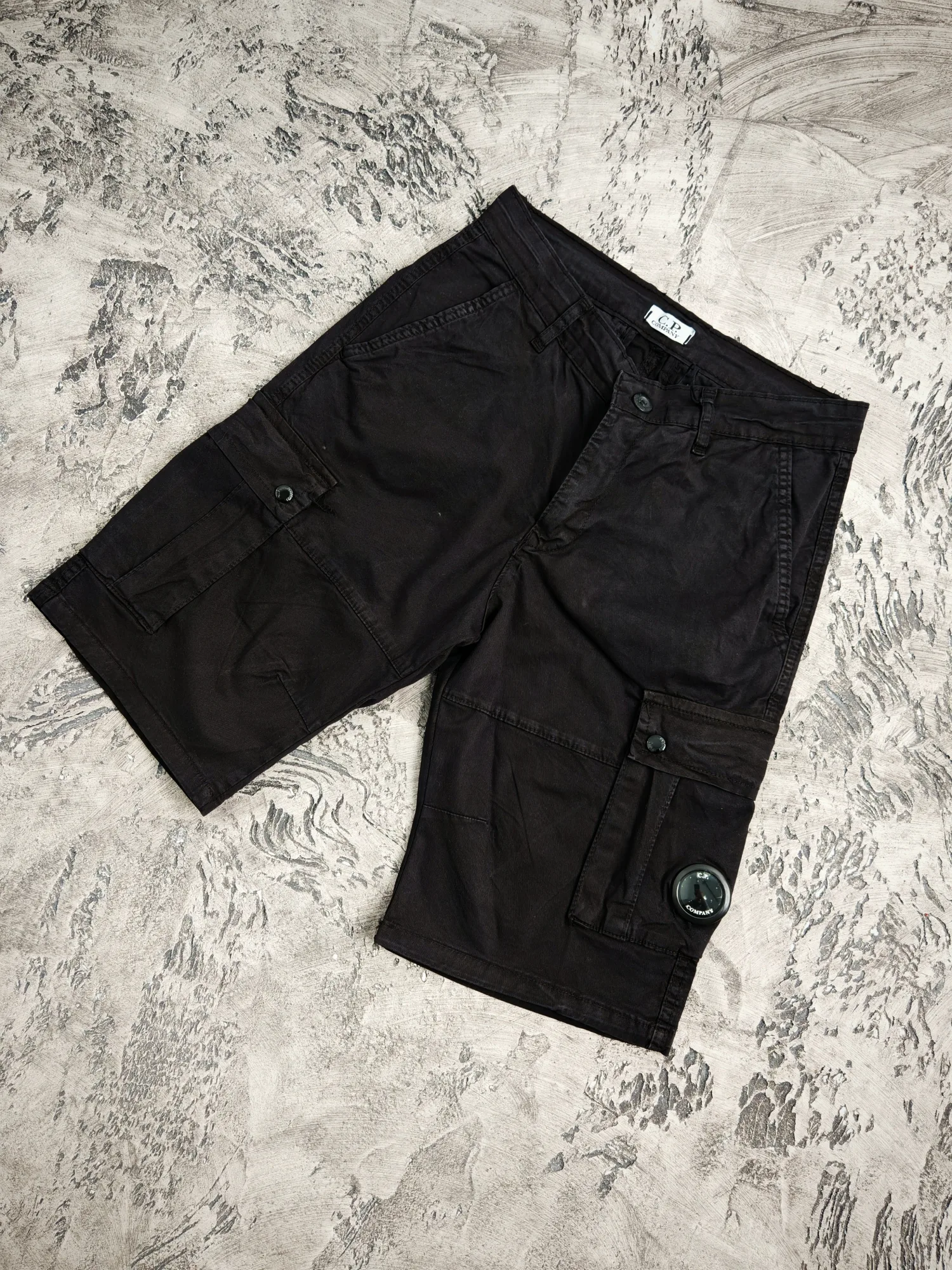 CP Company Cargo Šorc crna 