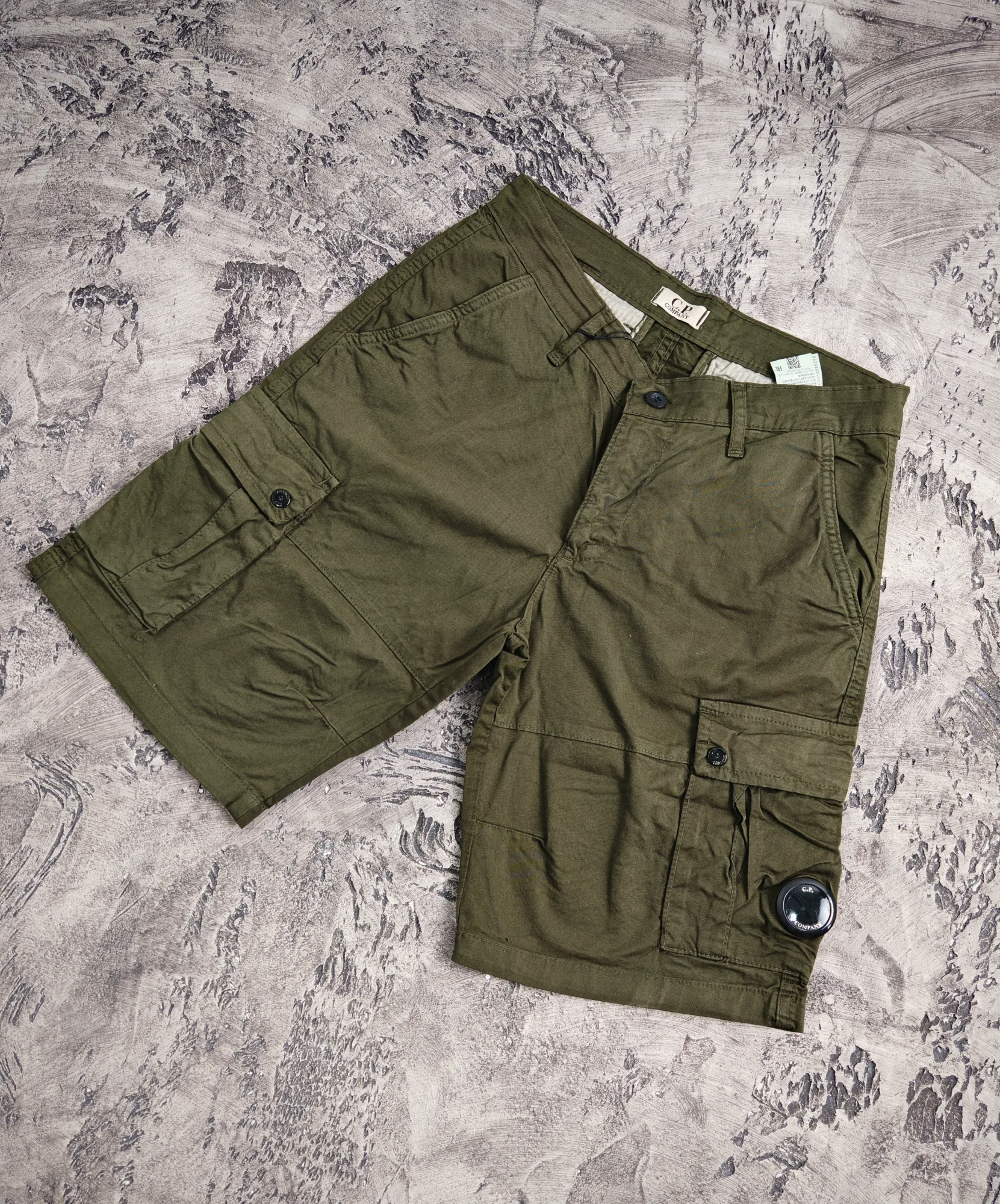 CP Company Cargo Šorc maslinasta