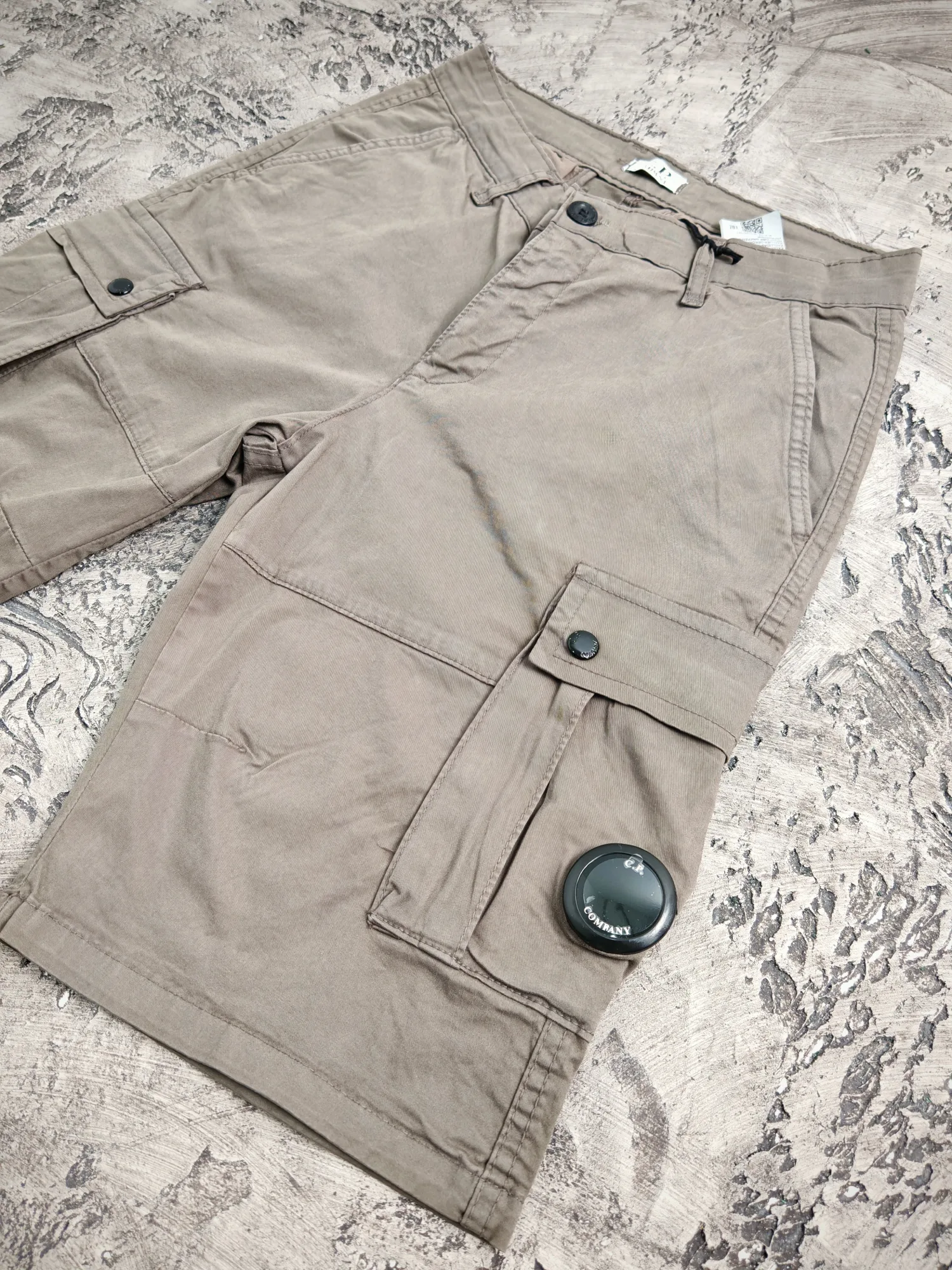CP Company Cargo Šorc siva — slika 2