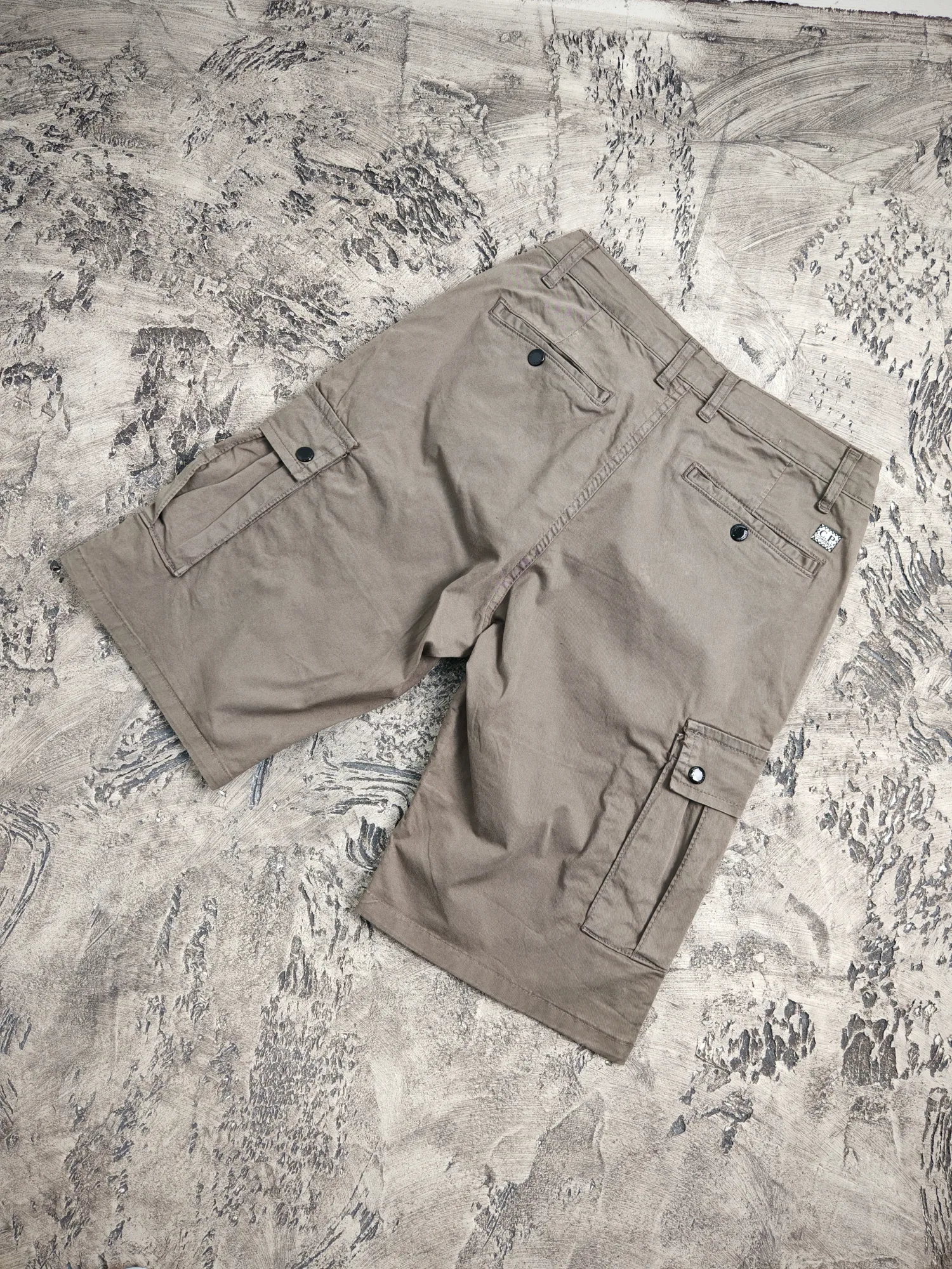 CP Company Cargo Šorc siva — slika 4