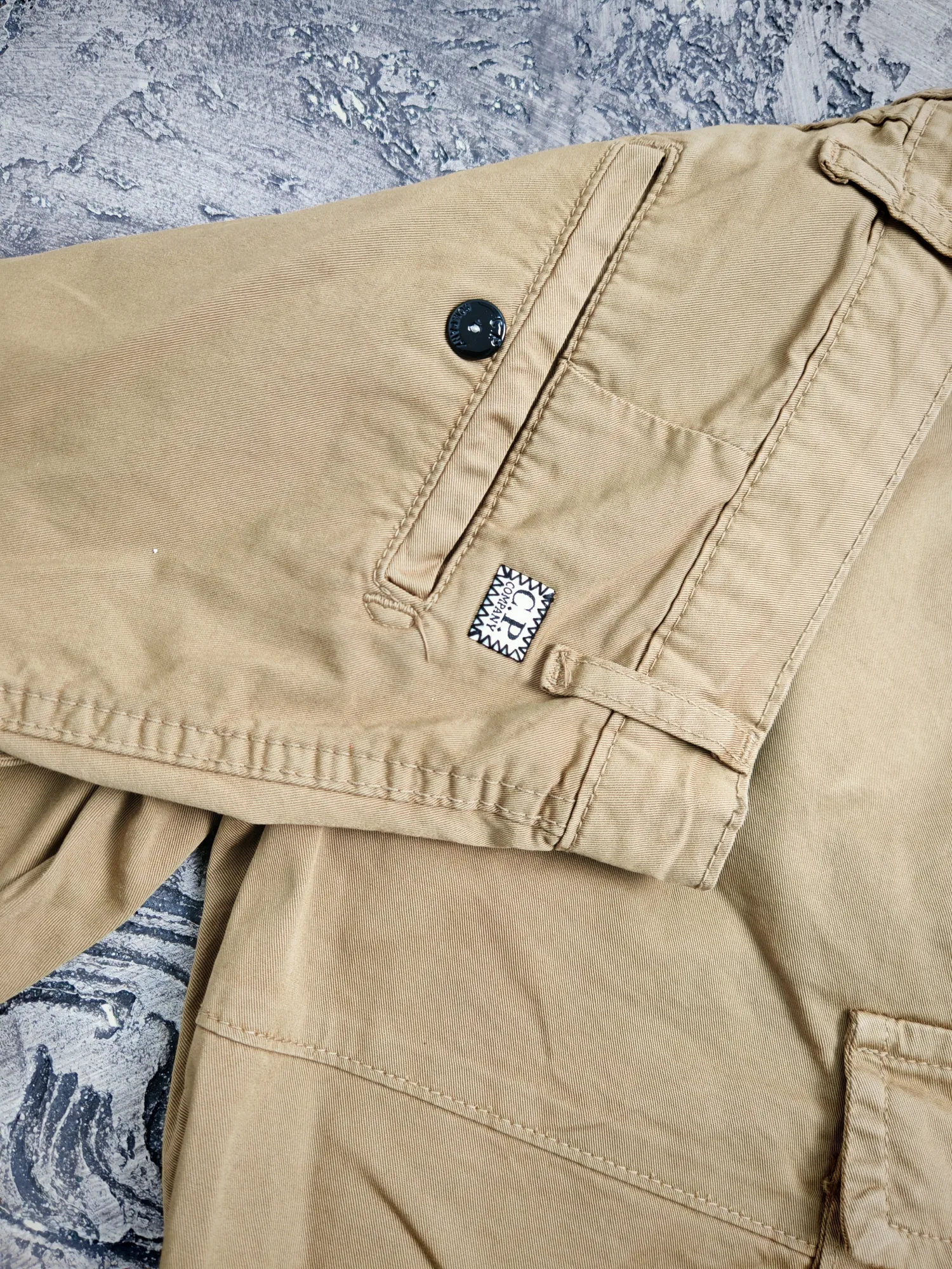 CP Company Cargo Šorc krem