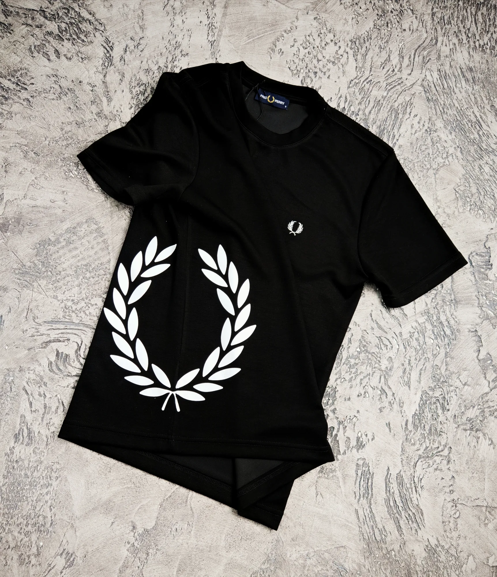Fred Perry crna