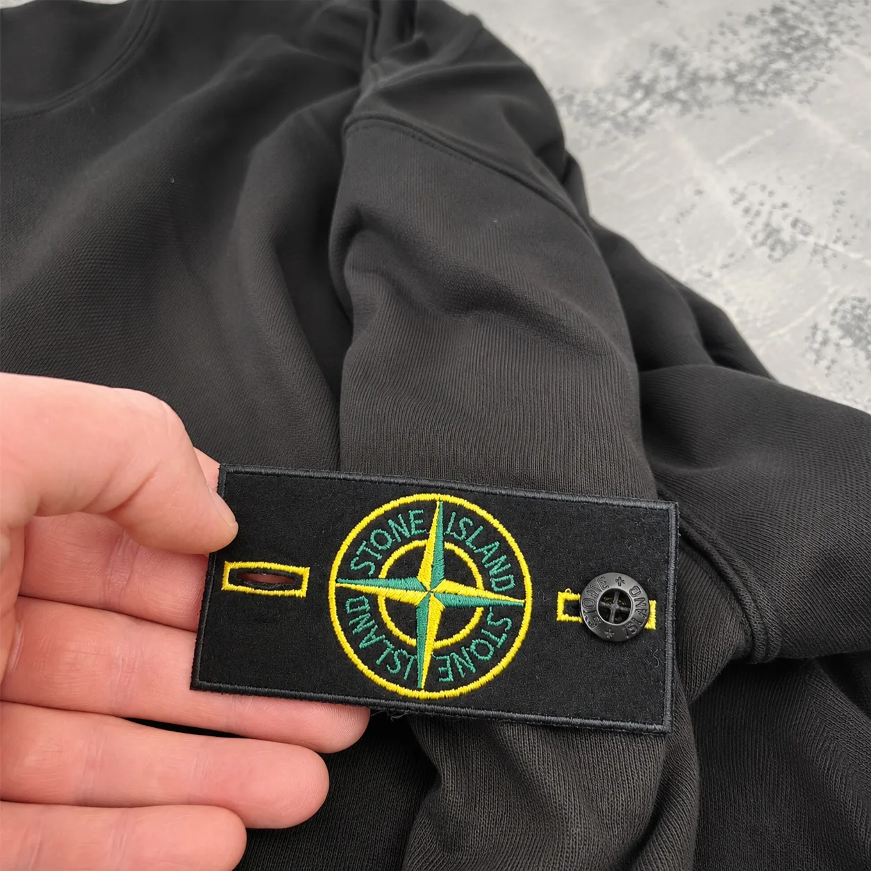 Stone Island crew neck crni — slika 3