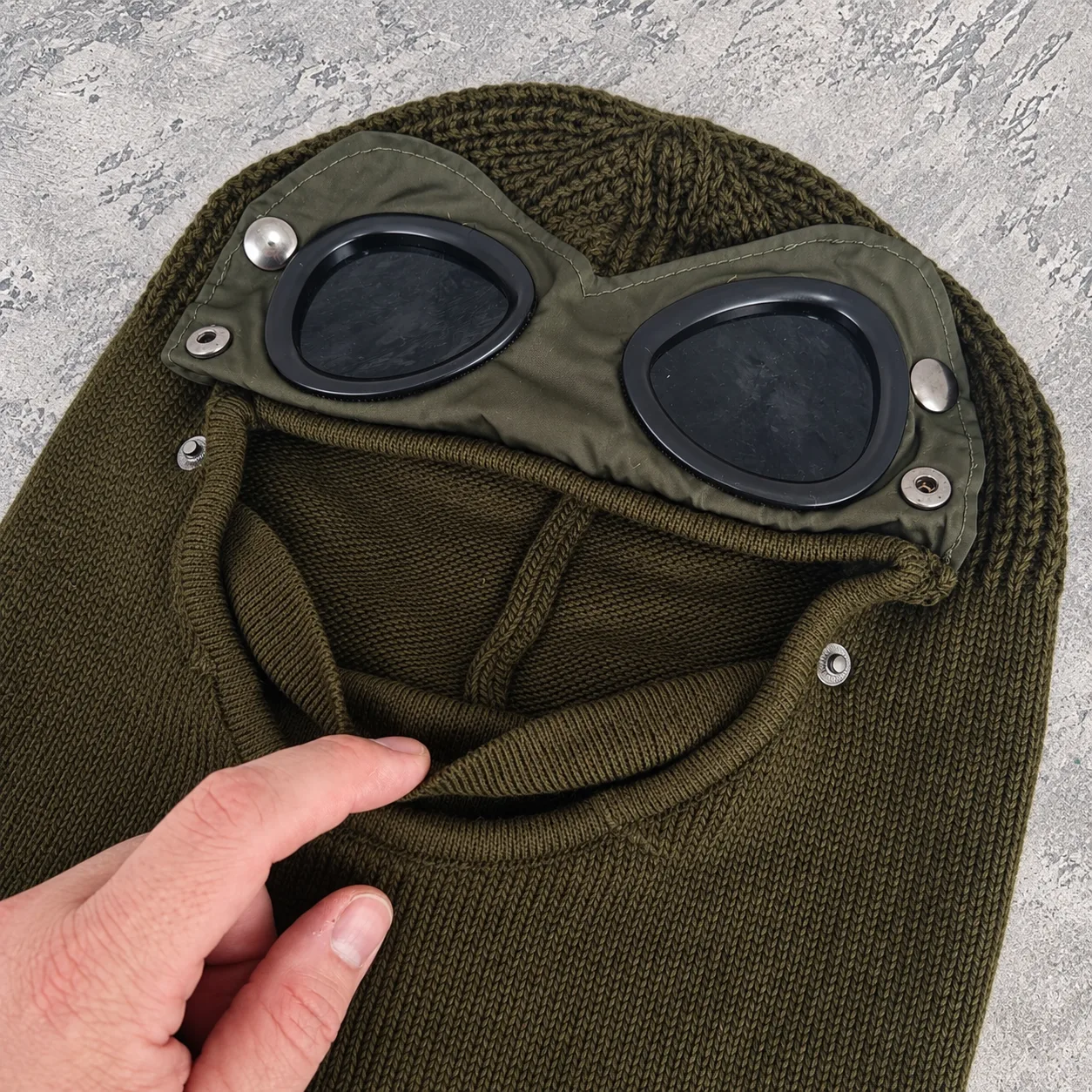 CP Company balaclava maslinasta — slika 3