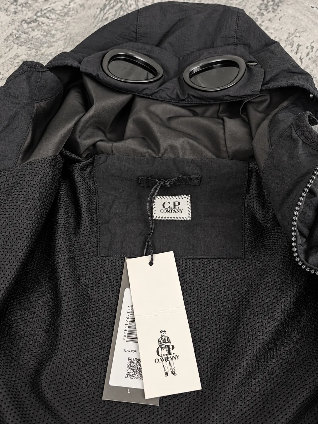 CP Company Googles jakna crna — slika 3