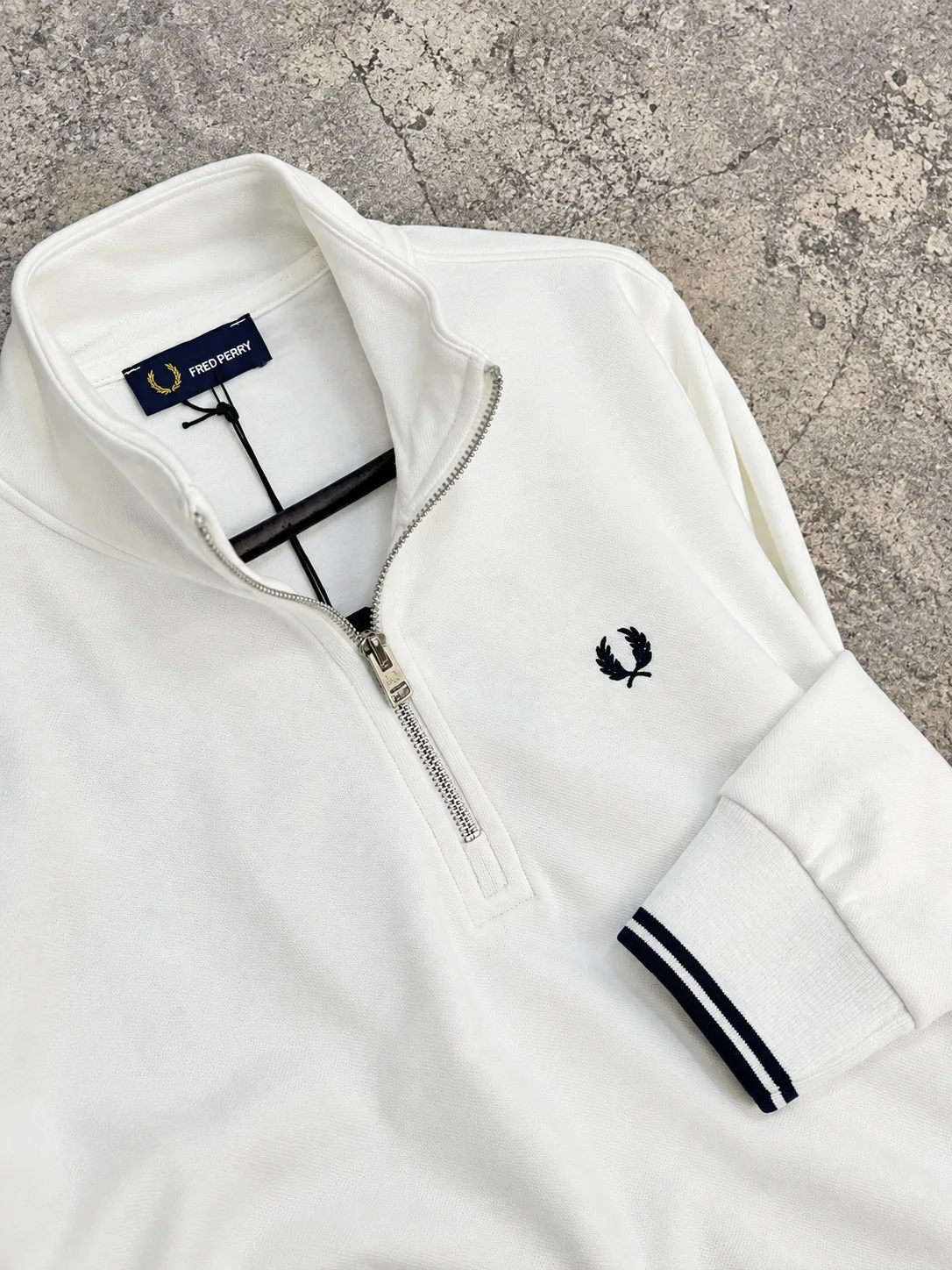Fred Perry half zip classic beli — slika 2
